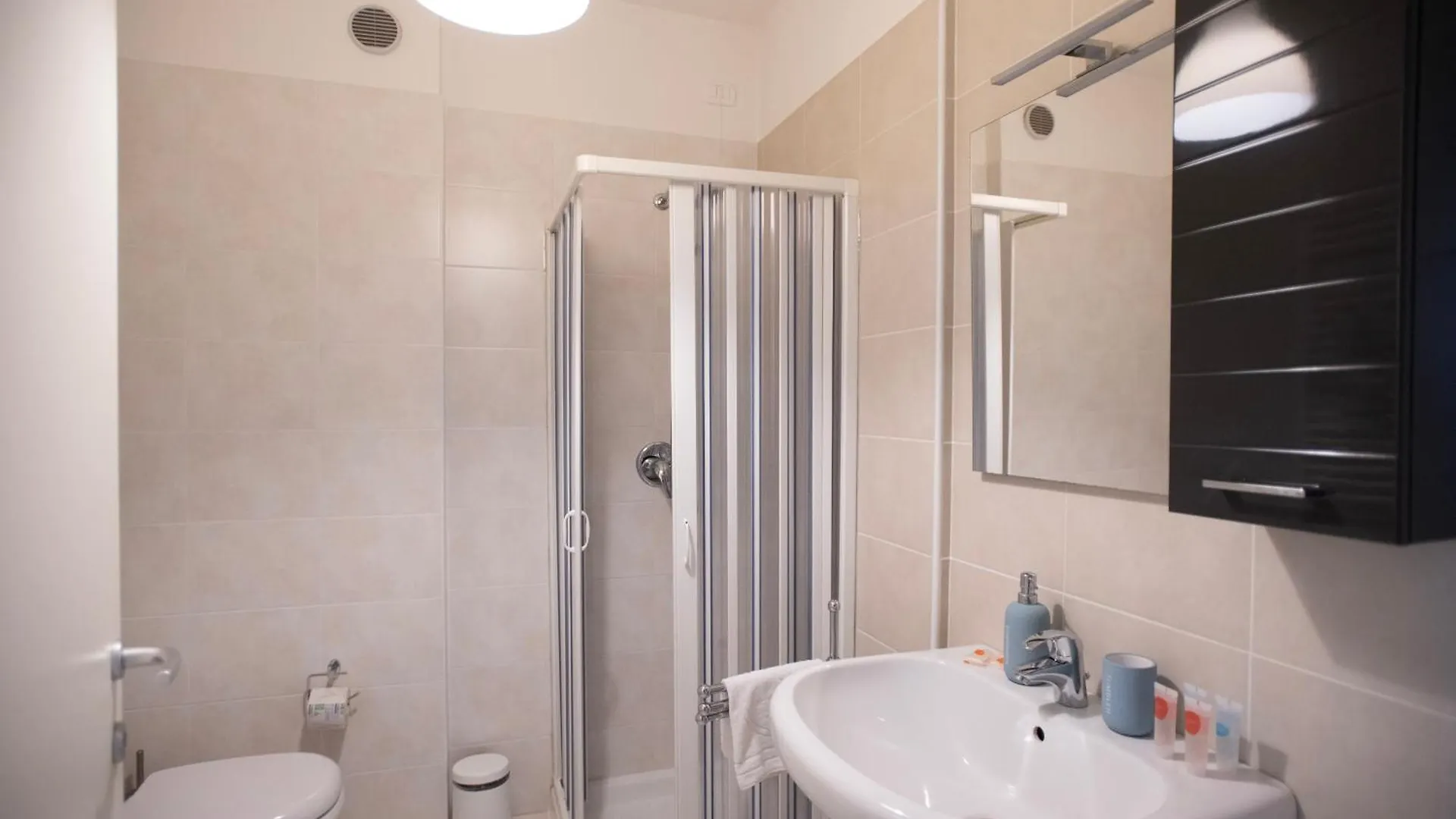 Apartment L Arche Comfortrelax Blue Fern House Milan Italy
