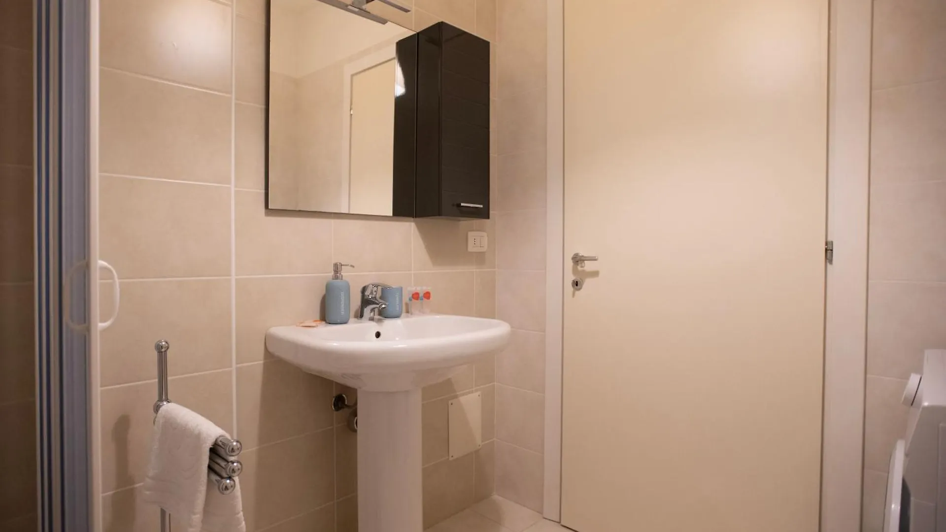 Apartment L Arche Comfortrelax Blue Fern House Milan